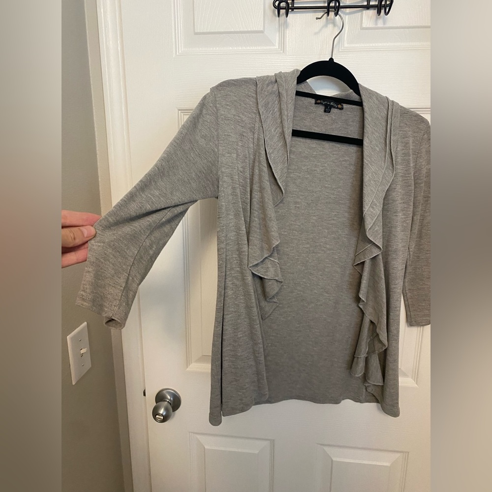 🤍🩶 Gray Ruffle Open Cardigan | Size Small 🩶🤍